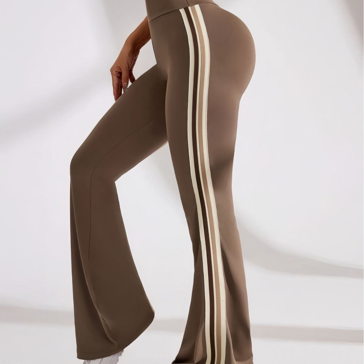 Moisture-wicking Flared Pants That Cinch The Waist And Make Your Legs Look Longer